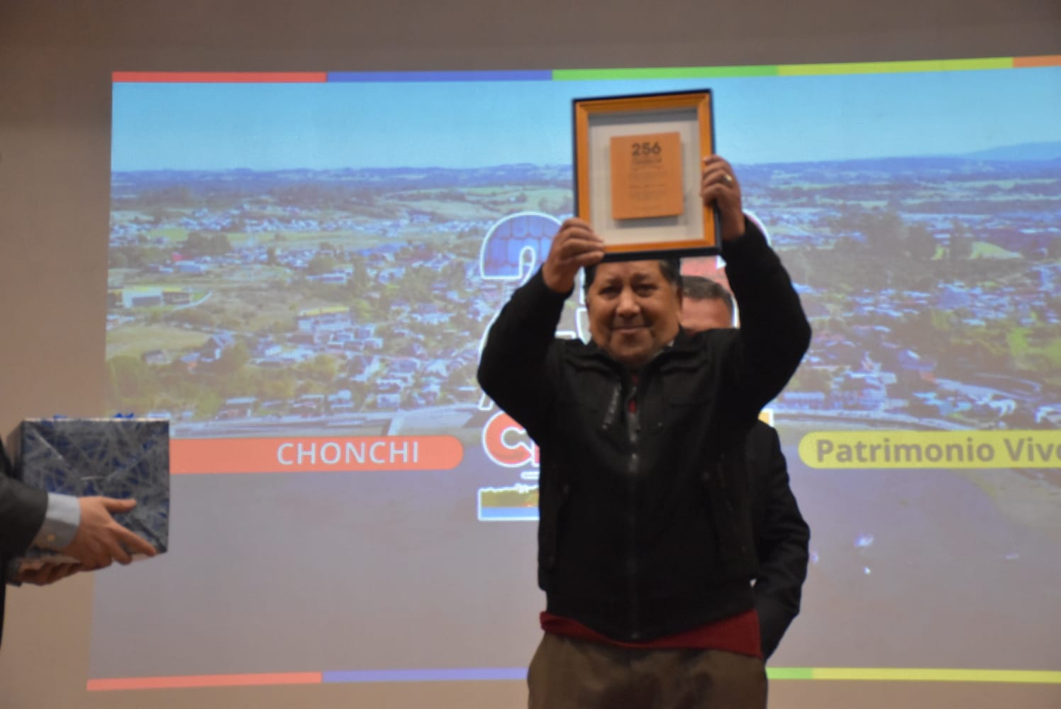 Chonchi celebró 256 años de vida con reconocimientos a vecinos destacados