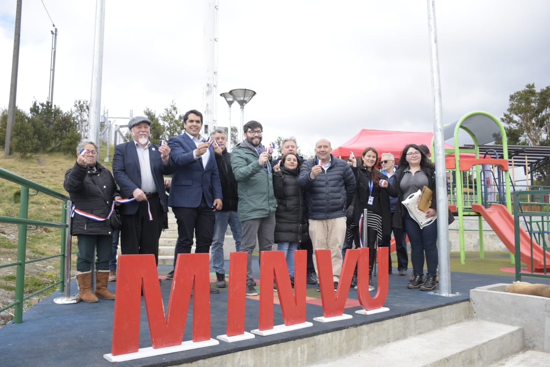 Inauguran Espacio Público Villa Don Roberto en Chonchi.