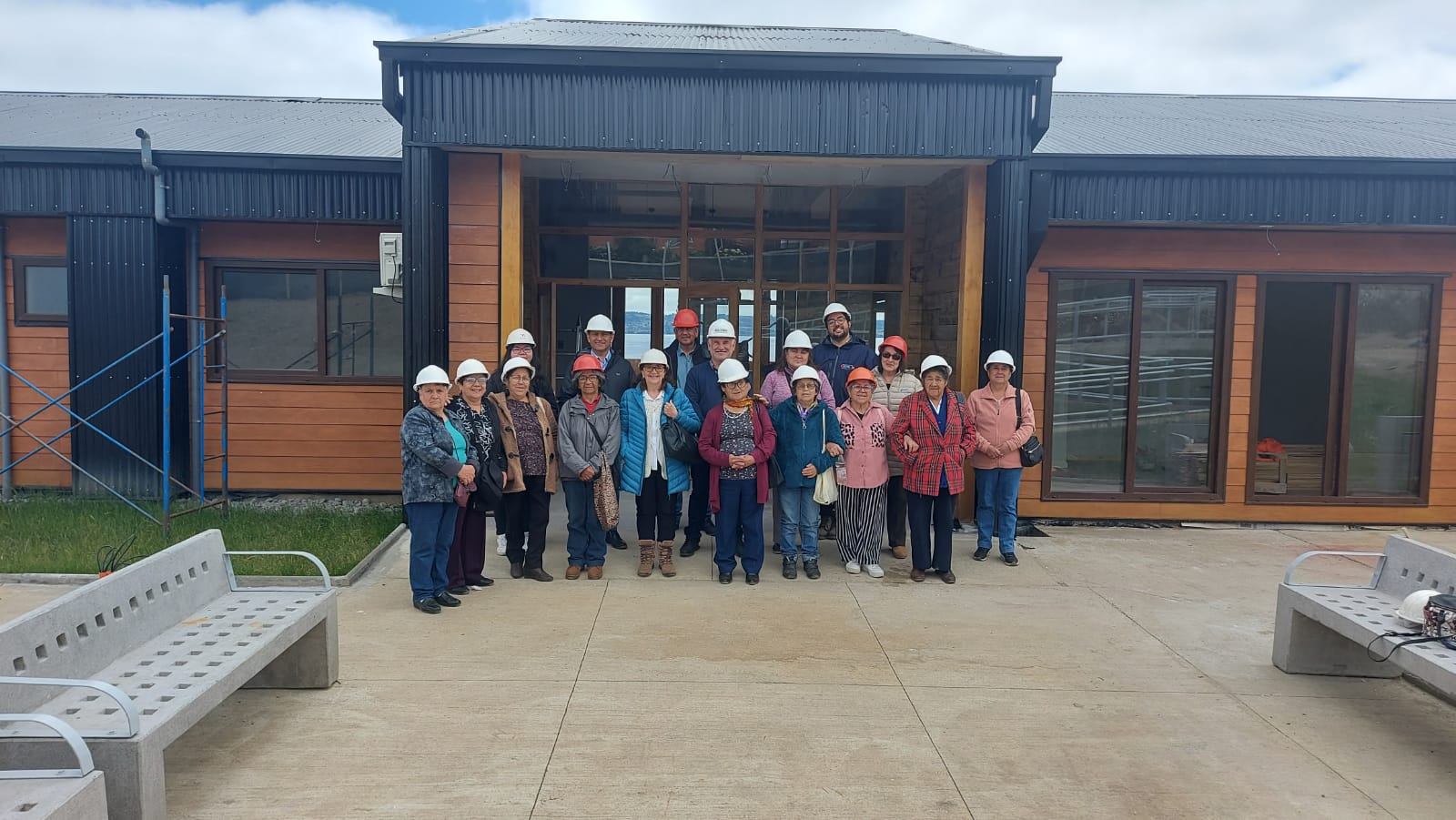 Construcción del Centro de Día para el Adulto Mayor de Chonchi tiene 90% de avance