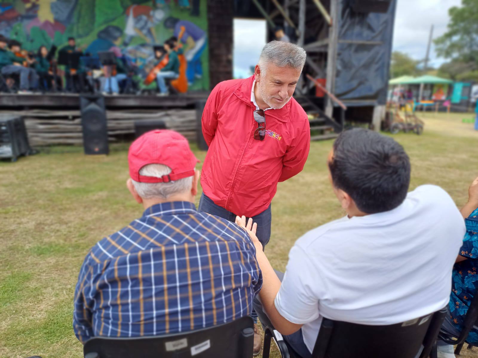 SEREMI DE AGRICULTURA JUNTO A FERNANDO  OYARZÚN INAUGURAN EXPO BOSQUE 2025