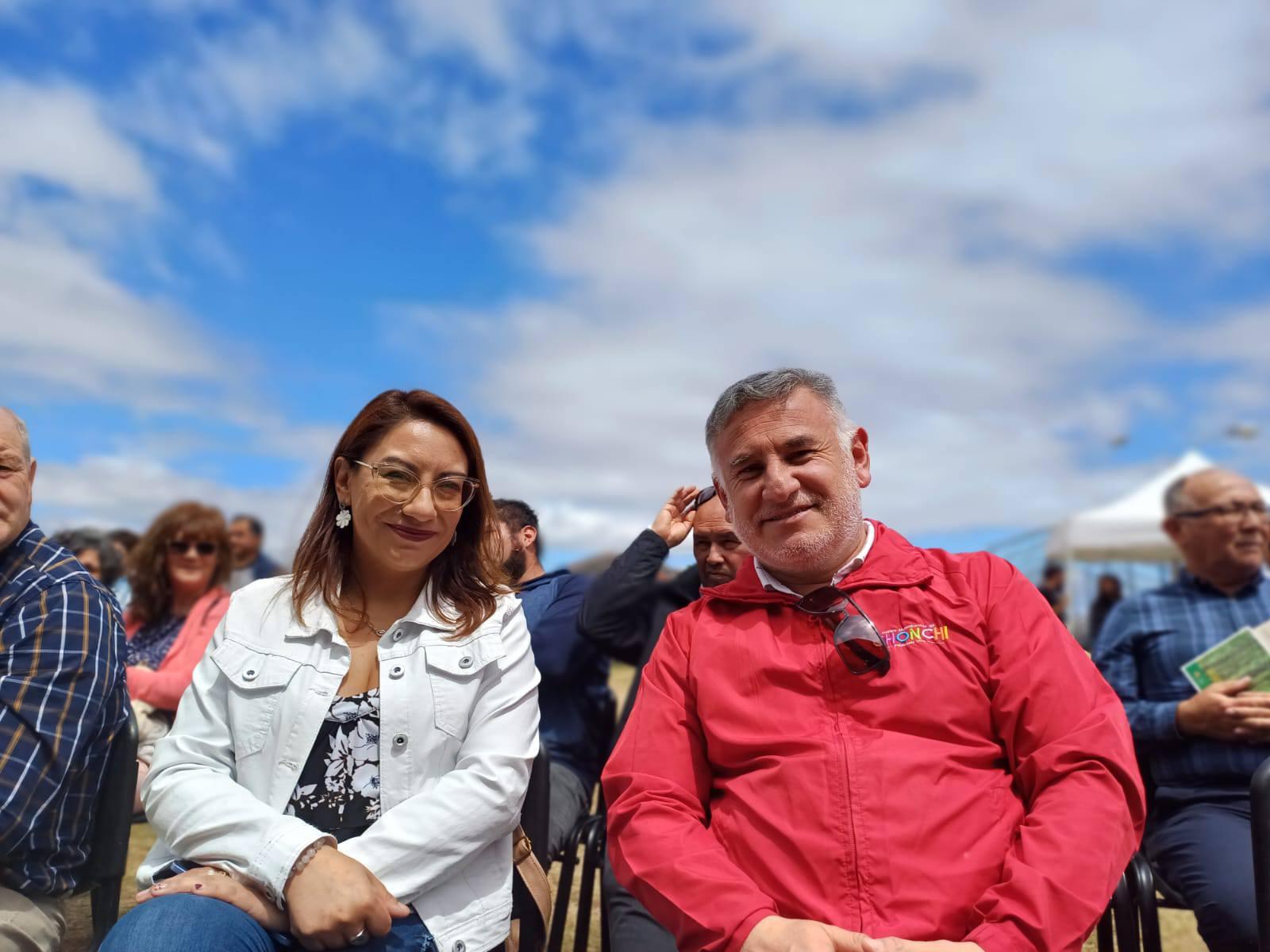 SEREMI DE AGRICULTURA JUNTO A FERNANDO  OYARZÚN INAUGURAN EXPO BOSQUE 2025