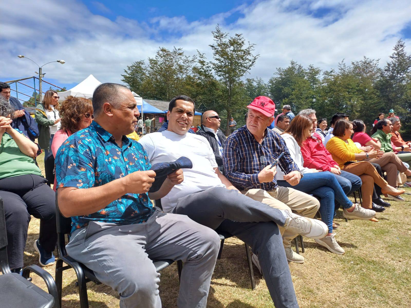 SEREMI DE AGRICULTURA JUNTO A FERNANDO  OYARZÚN INAUGURAN EXPO BOSQUE 2025