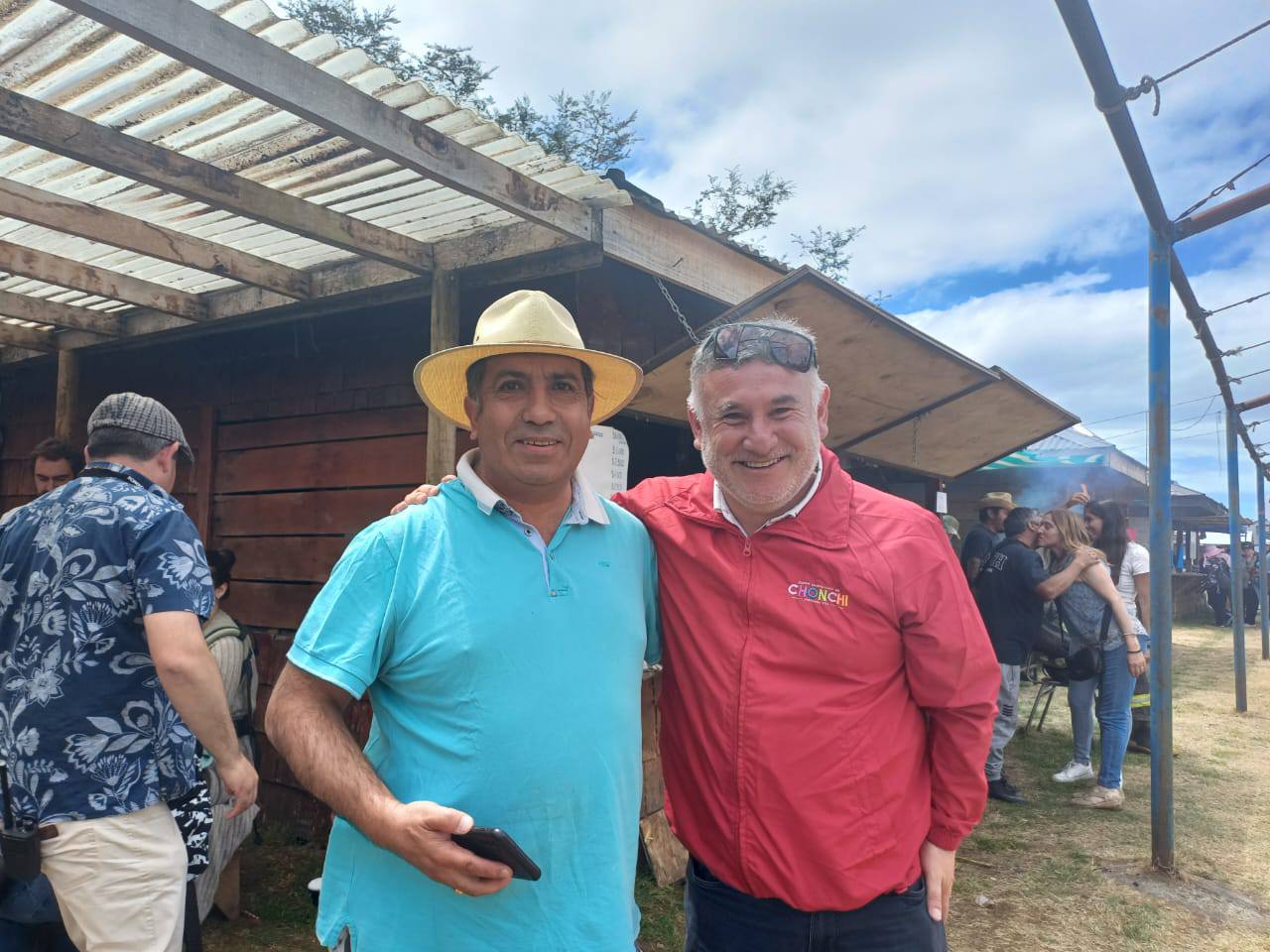 SEREMI DE AGRICULTURA JUNTO A FERNANDO  OYARZÚN INAUGURAN EXPO BOSQUE 2025