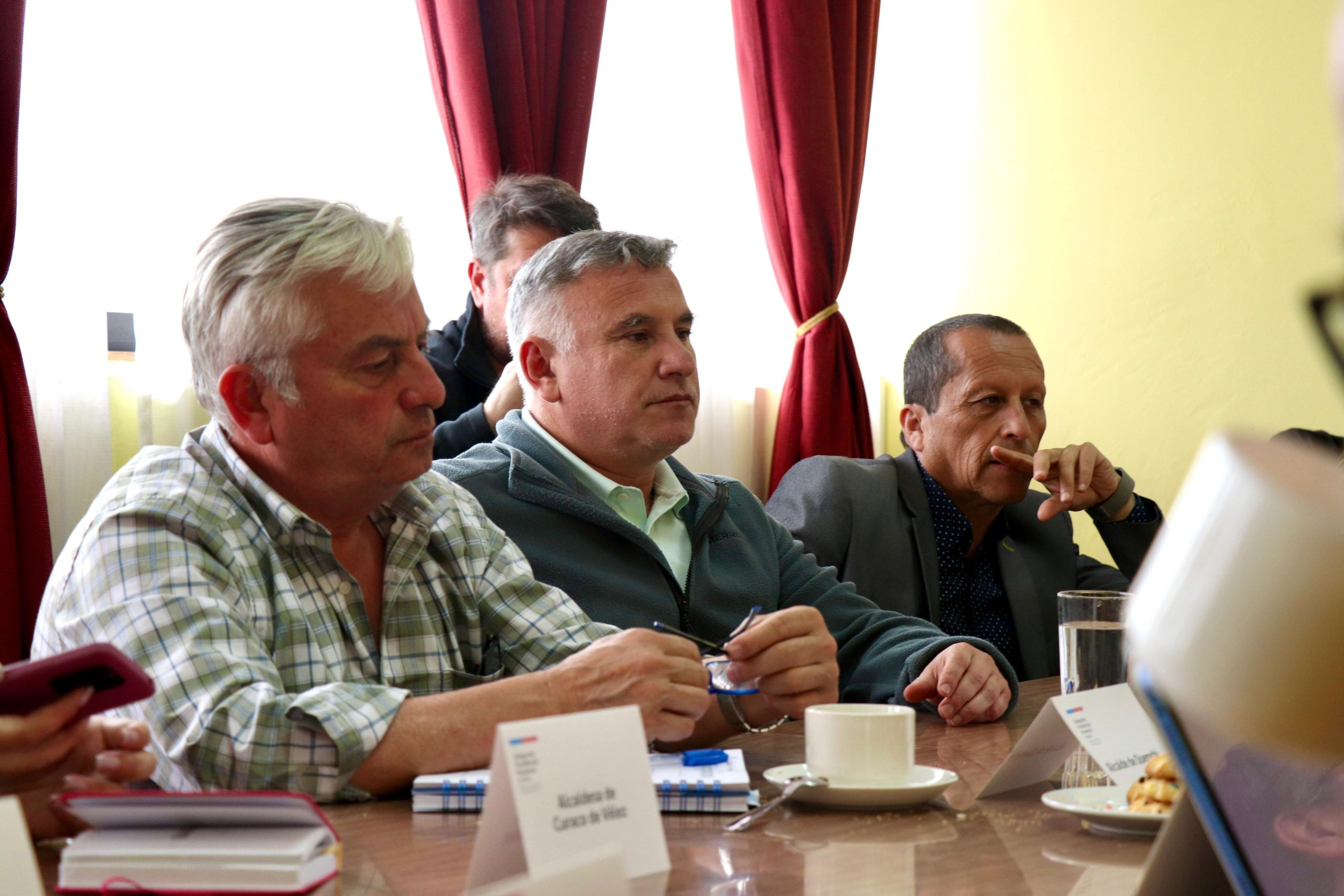 FERNANDO OYARZUN MACIAS, ALCALDE DE CHONCHI SOSTIENE IMPORTANTE REUNION CON MINISTRA DE DESARROLLO SOCIAL Y FAMILIA, JAVIERA TORO