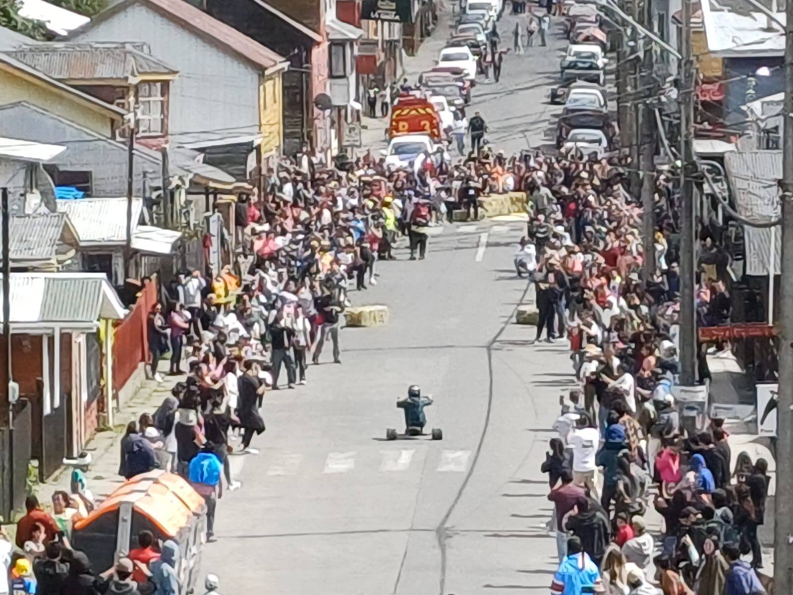 CHONCHI REALIZA LA PRIMERA COMPETENCIA DE CARRITOS LOCOS EN PROVINCIA DE CHILOÉ
