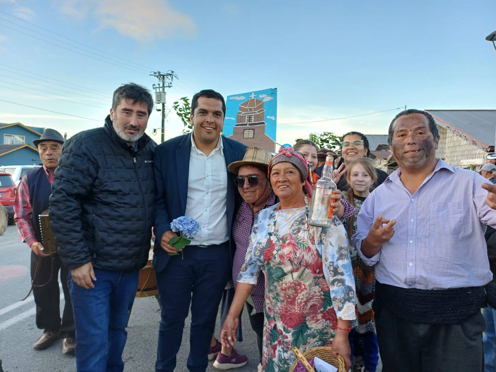 SEMANA HUILLINCANA SORPRENDE CON CARROS ALEGÓRICOS