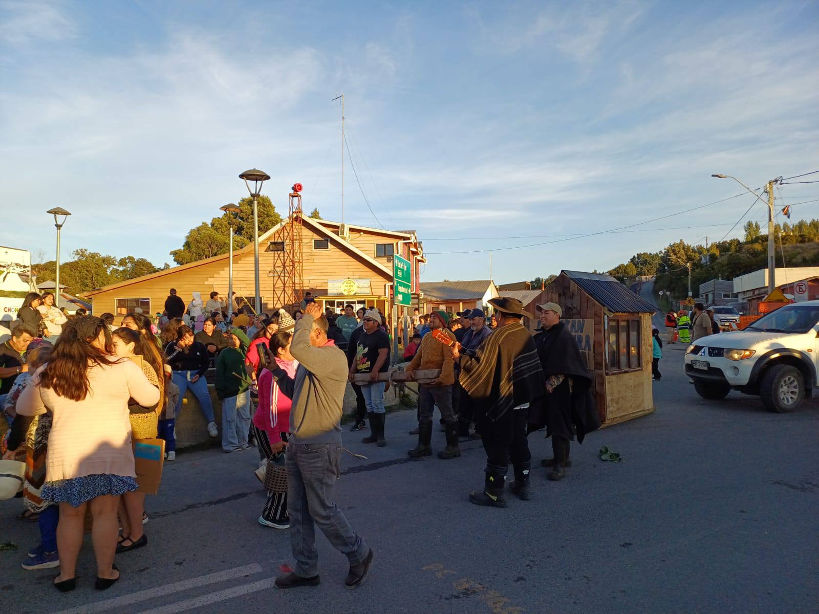 SEMANA HUILLINCANA SORPRENDE CON CARROS ALEGÓRICOS