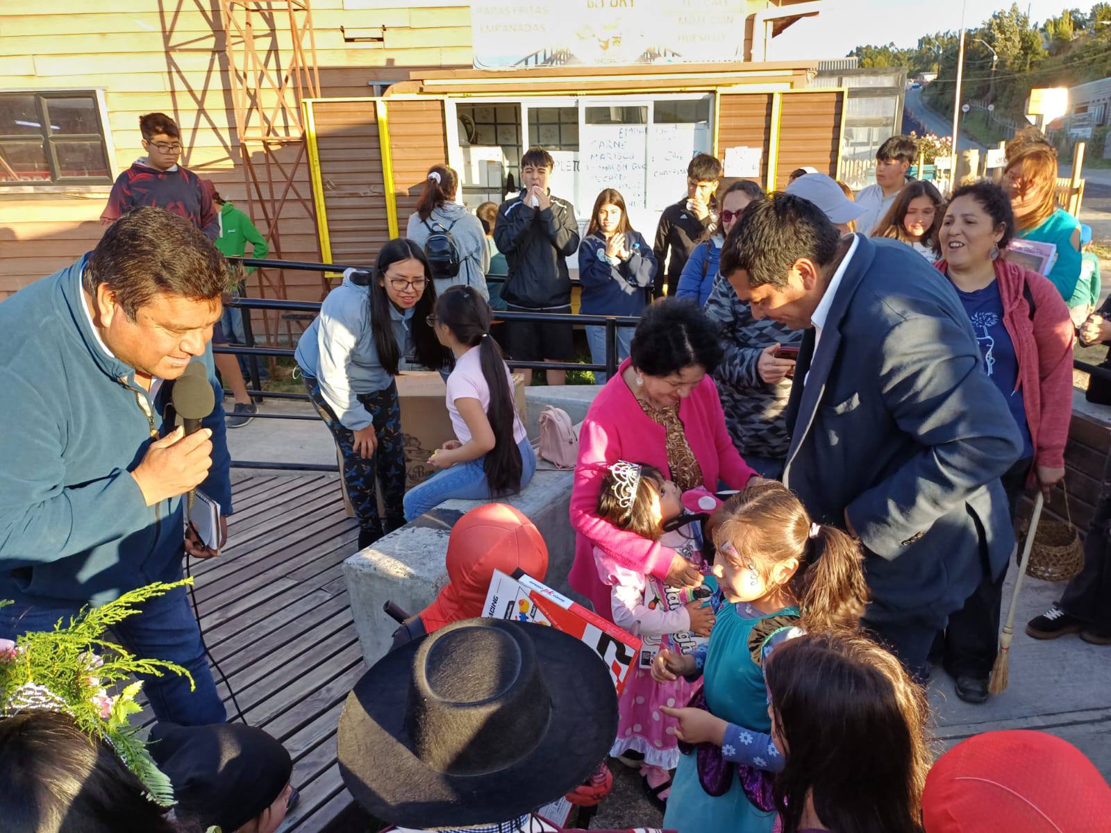 SEMANA HUILLINCANA SORPRENDE CON CARROS ALEGÓRICOS