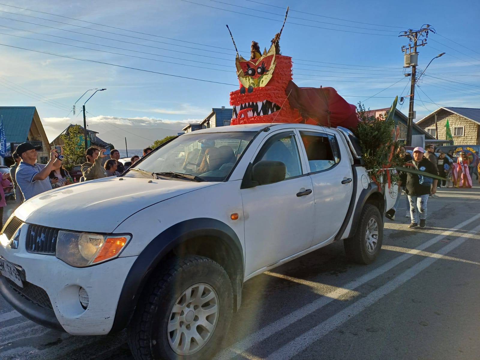 SEMANA HUILLINCANA SORPRENDE CON CARROS ALEGÓRICOS