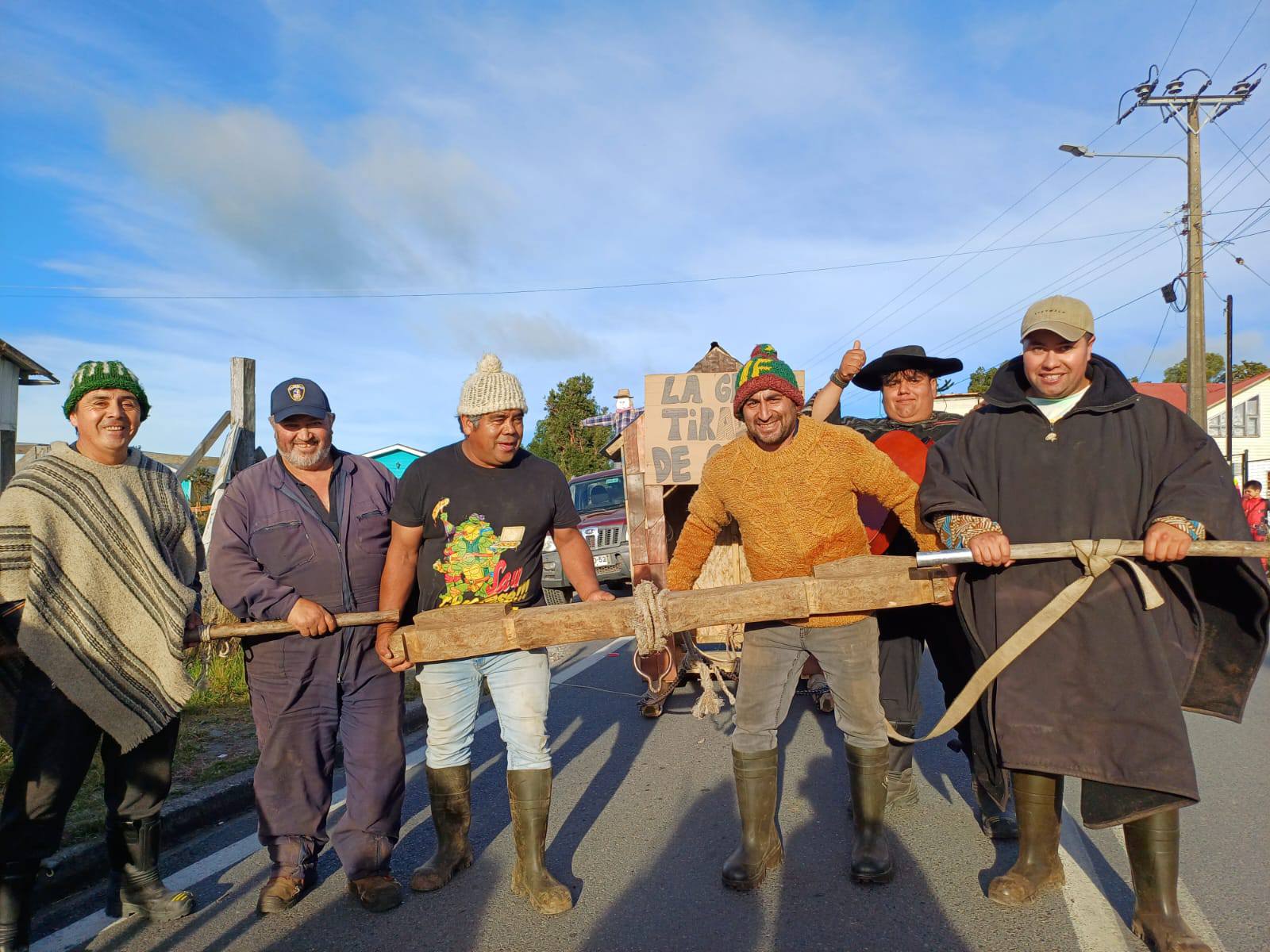 SEMANA HUILLINCANA SORPRENDE CON CARROS ALEGÓRICOS