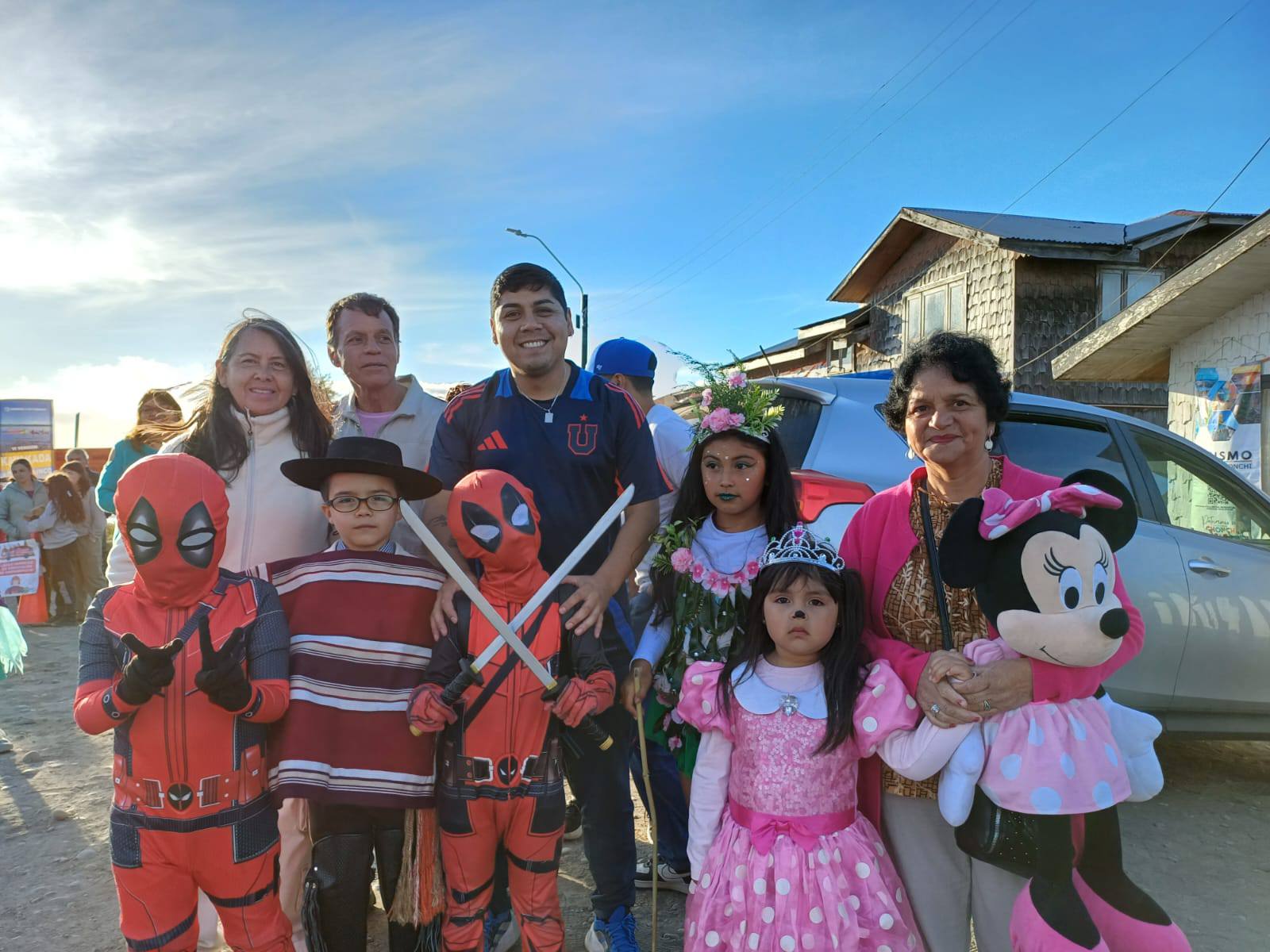 SEMANA HUILLINCANA SORPRENDE CON CARROS ALEGÓRICOS