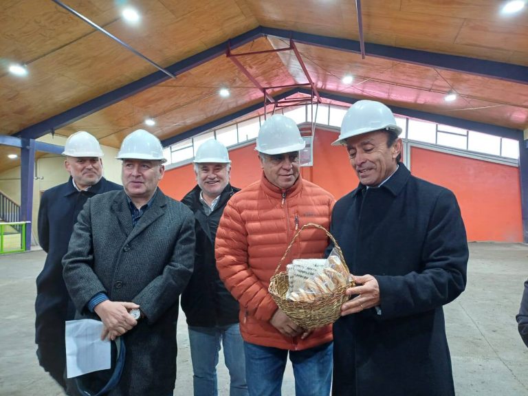 6 VISITA MINISTRO DE DEPORTES