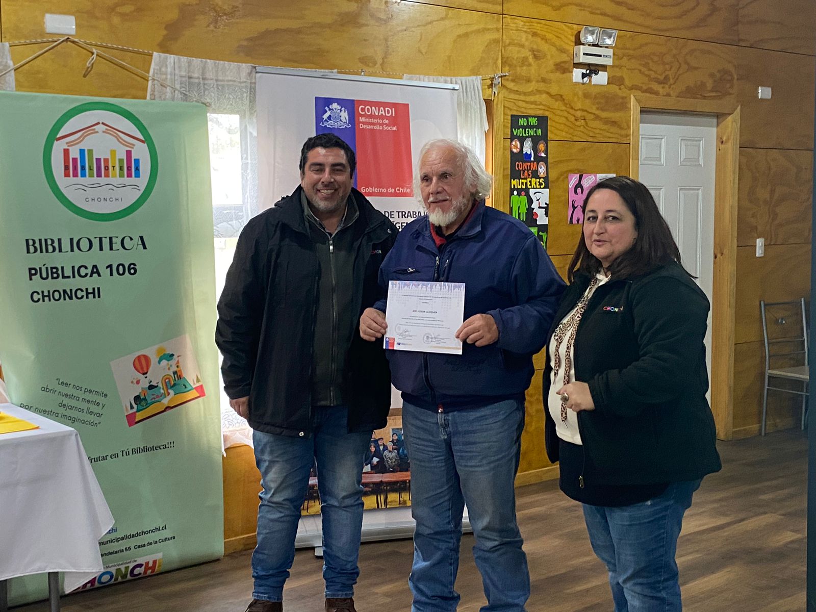 DIRIGENTES Y SOCIOS DE LAS COMUNIDADES INDÍGENAS DE LA CUENCA DEL LAGO HUILLINCO-CUCAO SE CAPACITAN EN ALFABETIZACIÓN DIGITAL.