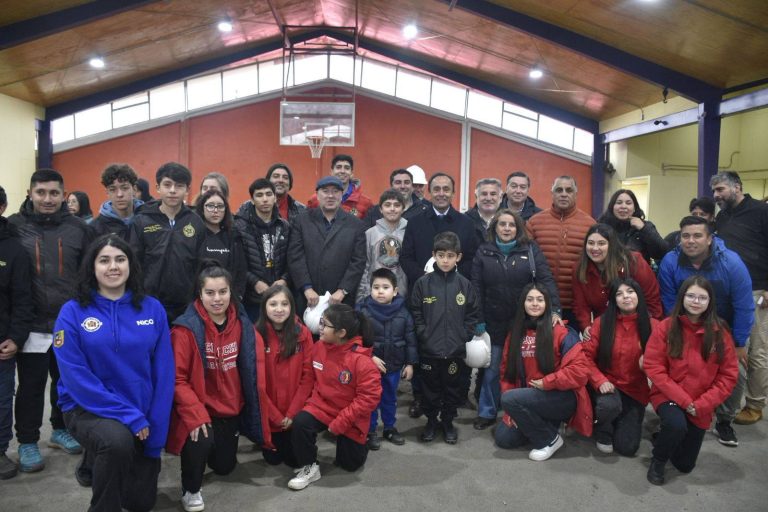 FOTO VISITA MINISTRO JAIME PIZARRO EL INSULAR