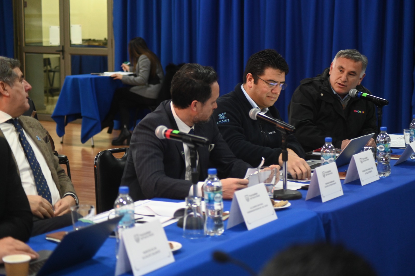 ALCALDE FERNANDO OYARZÚN MACÍAS PARTICIPA EN REUNIÓN “PLAN SALMÓN” DESARROLLADA EN PUERTO MONTT