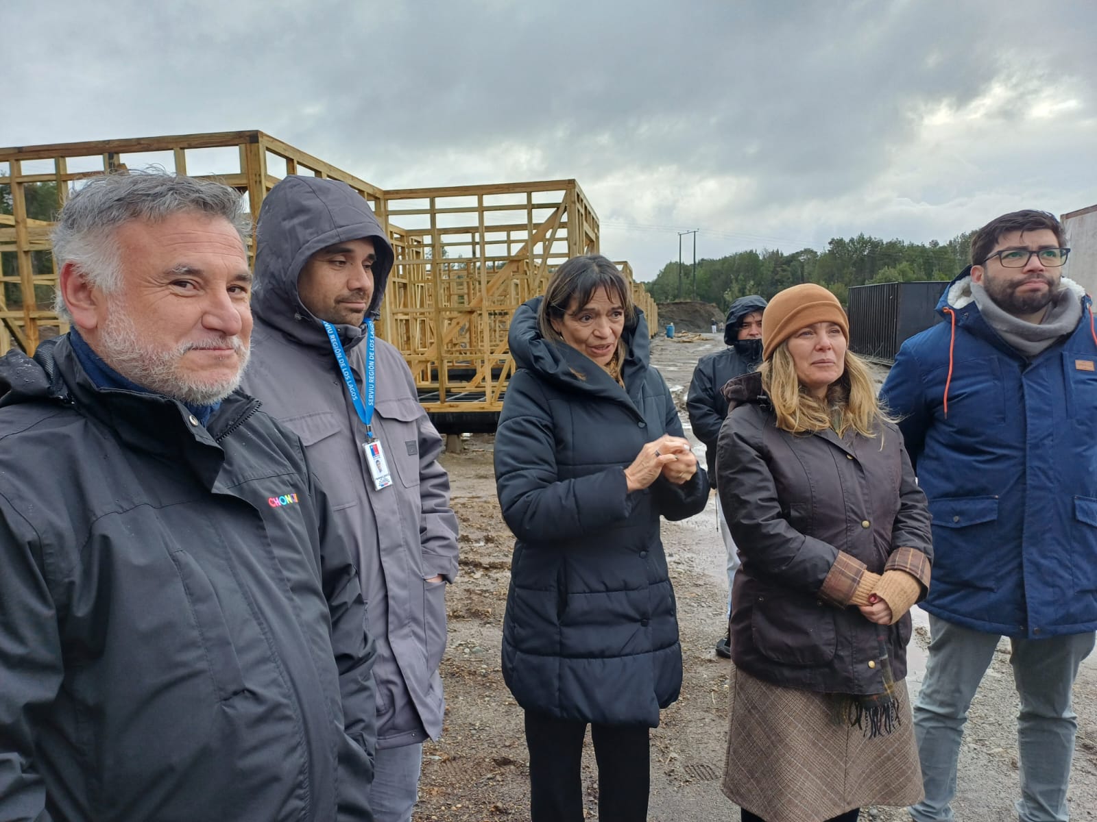 ALCALDE FERNANDO OYARZÚN Y SUBSECRETARIA DEL MINVU VISITAN VILLA “EL CANELO” DE PÚLPITO.