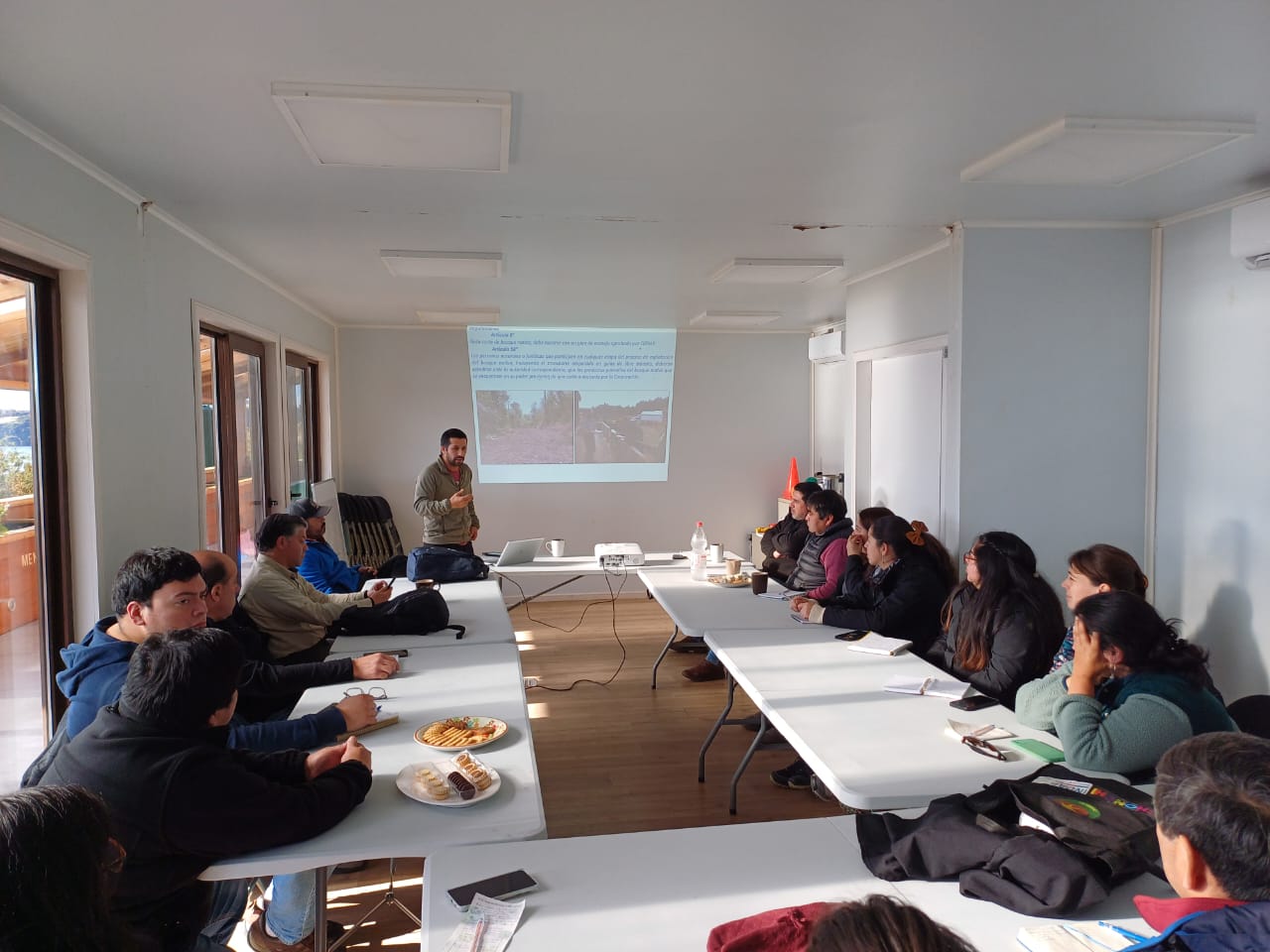 MUNICIPIO DE CHONCHI, MESA TERRITORIAL DE LA CUENCA DEL LAGO HUILLINCO-CUCAO Y CONAF REALIZAN IMPORTANTE ACTIVIDAD SOBRE EL AMBITO FORESTAL CON FINES AGRÍCOLAS.