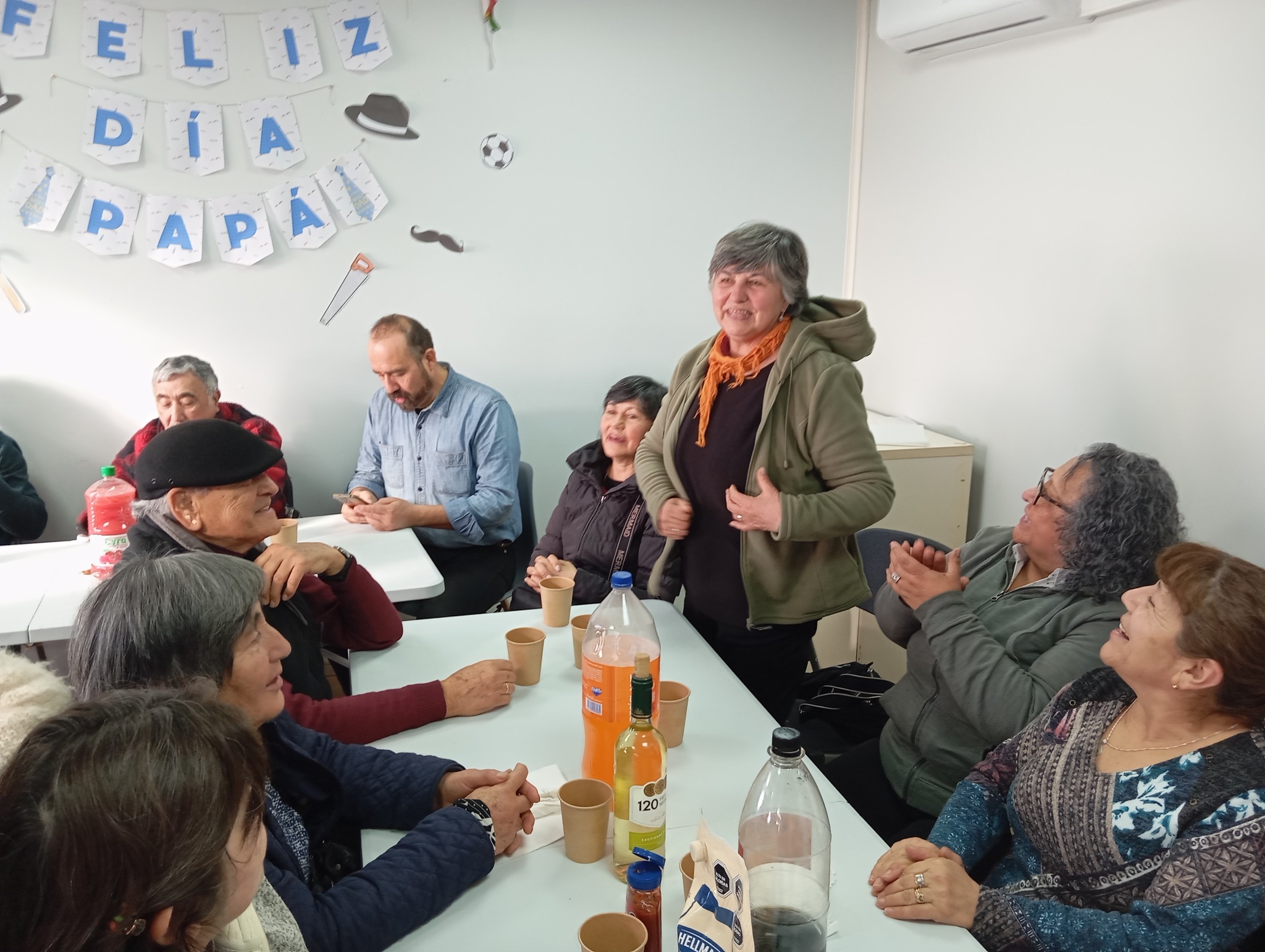 Programa Centro Diurno Comunitario de SENAMA celebra el Día del Padre en Chonchi