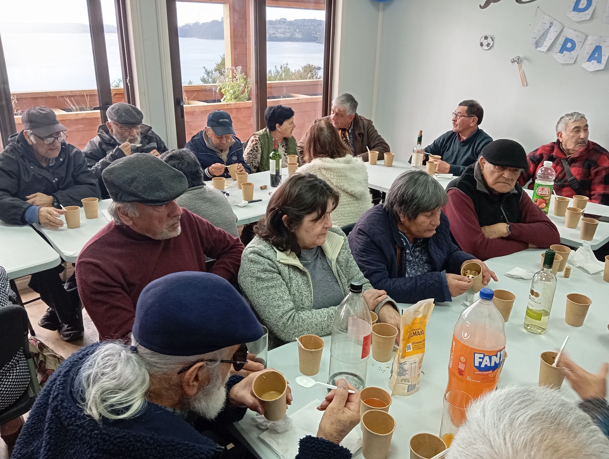 Programa Centro Diurno Comunitario de SENAMA celebra el Día del Padre en Chonchi