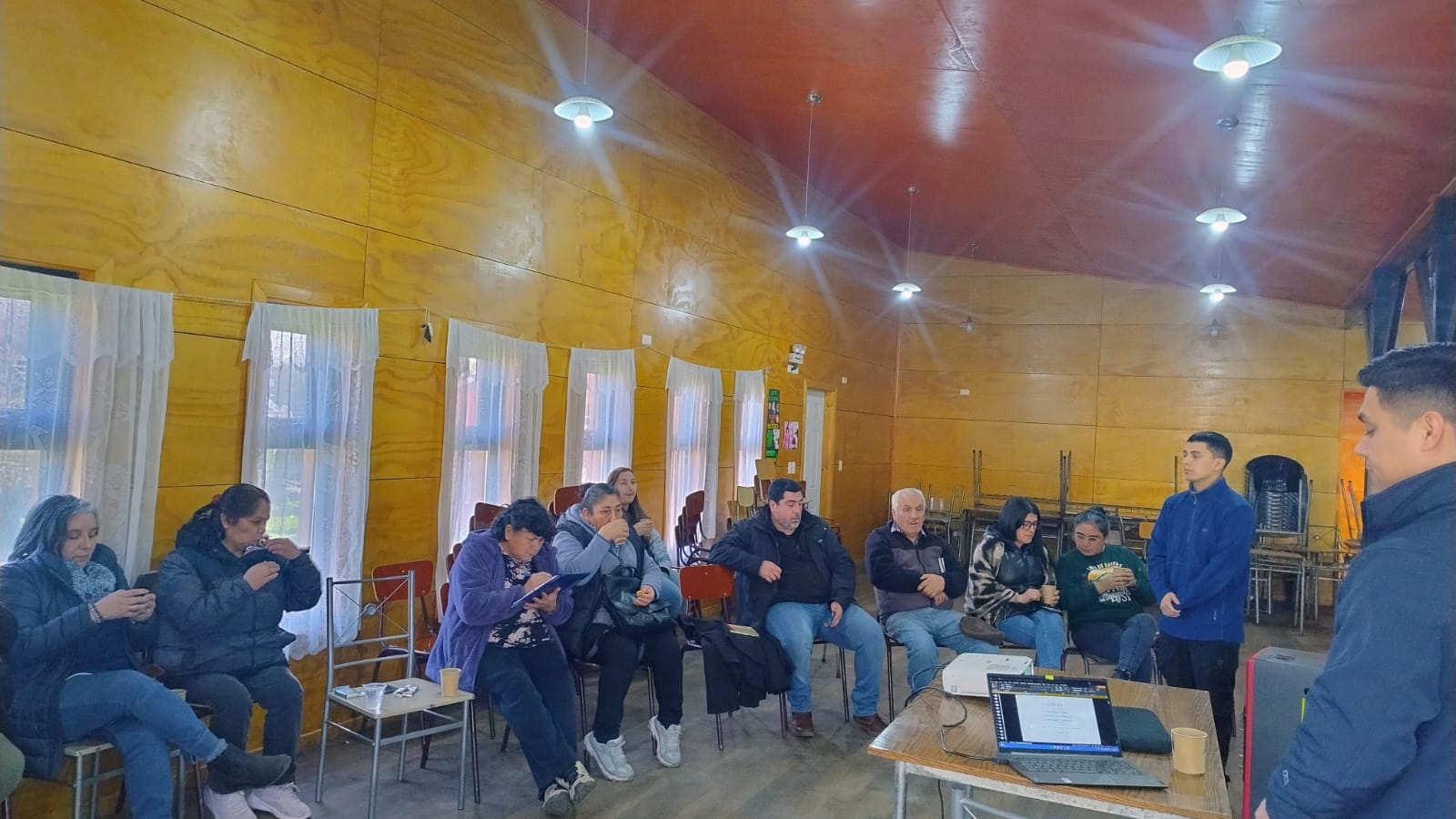 COMUNIDAD DE HUILLINCO PARTICIPA EN EL PROCESO DEL NUEVO PLADECO.