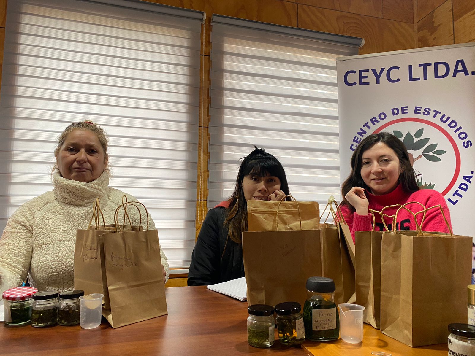 15 PERSONAS SON FAVORECIDAS CON CURSO EN “TÉCNICAS DE ELABORACIÓN DE COSMÉTICA NATURAL” GESTIONADO POR LA OMIL DEL MUNICIPIO DE CHONCHI.