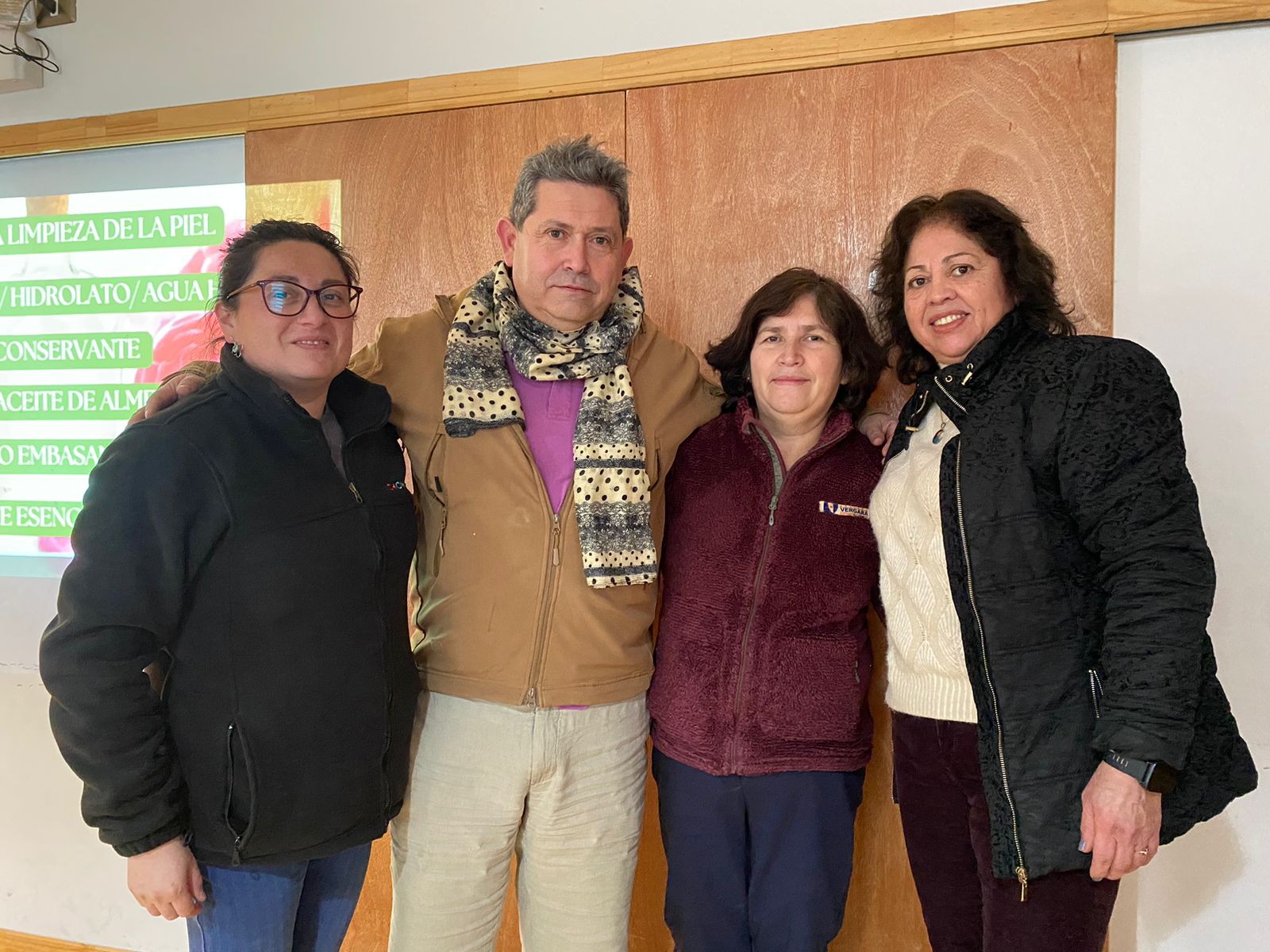 15 PERSONAS SON FAVORECIDAS CON CURSO EN “TÉCNICAS DE ELABORACIÓN DE COSMÉTICA NATURAL” GESTIONADO POR LA OMIL DEL MUNICIPIO DE CHONCHI.