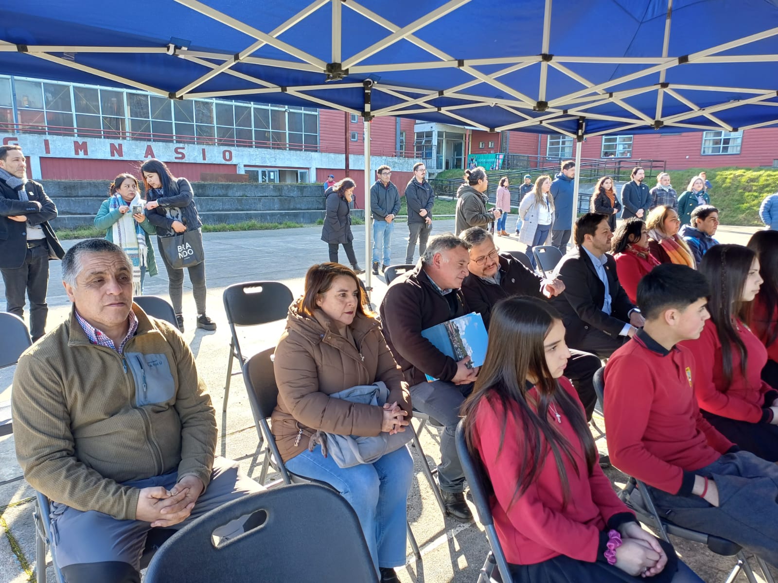 CON LA PRESENCIA DE DIVERSAS AUTORIDADES FUE INAUGURADA FLAMANTE “CANCHA DE FUTBOLITO” DEL LICEO MANUEL JESÚS ANDRADE BÓRQUEZ DE CHONCHI.