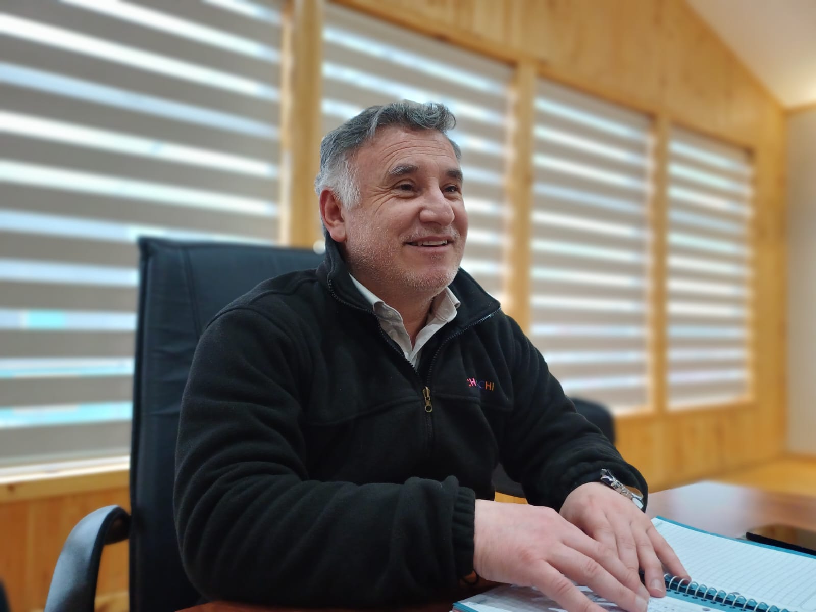 Alcalde de Chonchi, los equipos municipales y la Agrupación Animalista Gordo Bello se reúnen por el bienestar animal, tenencia de responsable y políticas municipales.