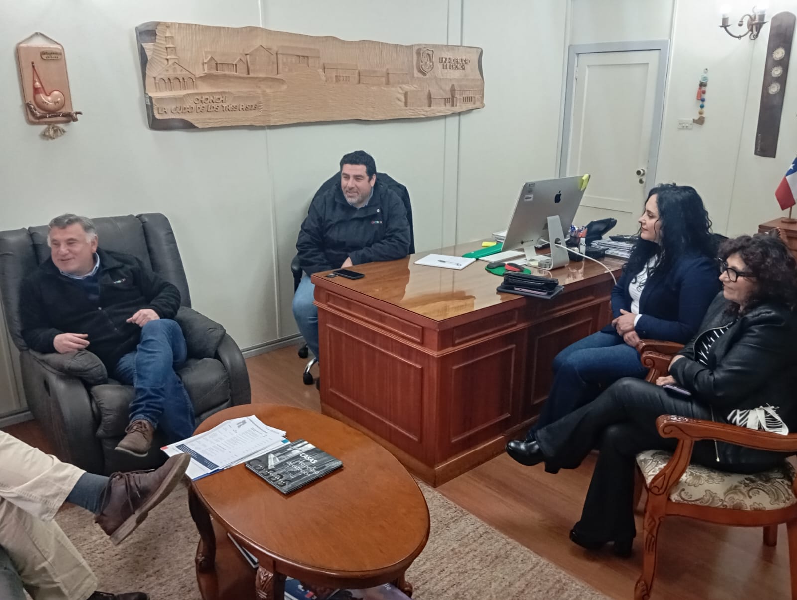 ALCALDE FERNANDO OYARZUN SOSTIENE IMPORTANTE REUNIÓN CON EL PRESIDENTE DE LA ASOCIACIÓN CHILENA DE MUNICIPALIDADES