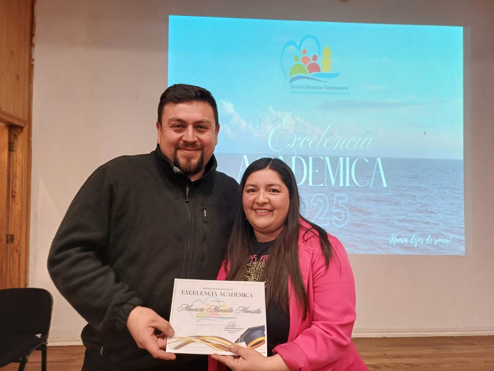 HIJOS DEL COMITÉ DE BIENESTAR DE LA SALUD MUNICIPAL SON PREMIADOS CON LA «EXCELENCIA ACADÉMICA».