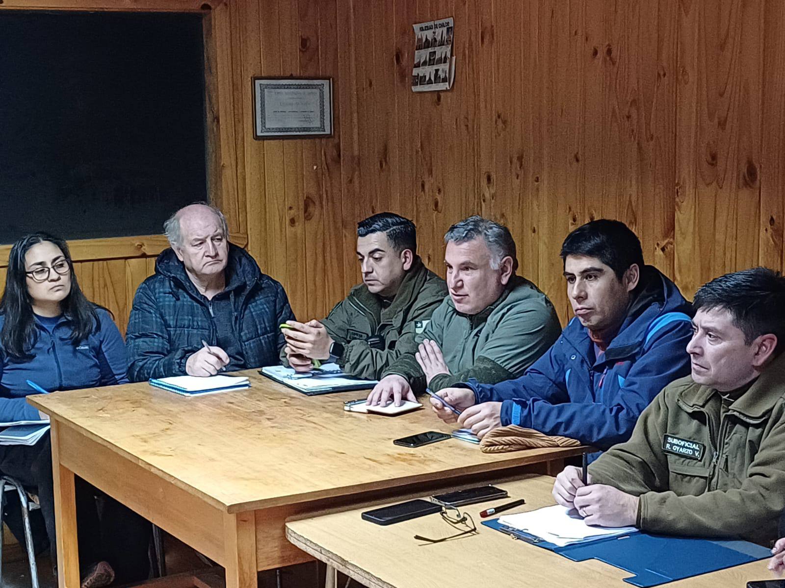 JUNTAS DE VECINOS DE CHONCHI SE  REUNEN CON AUTORIDADES PARA ABORDAR PROBLEMÁTICAS COMUNALES DE SEGURIDAD.