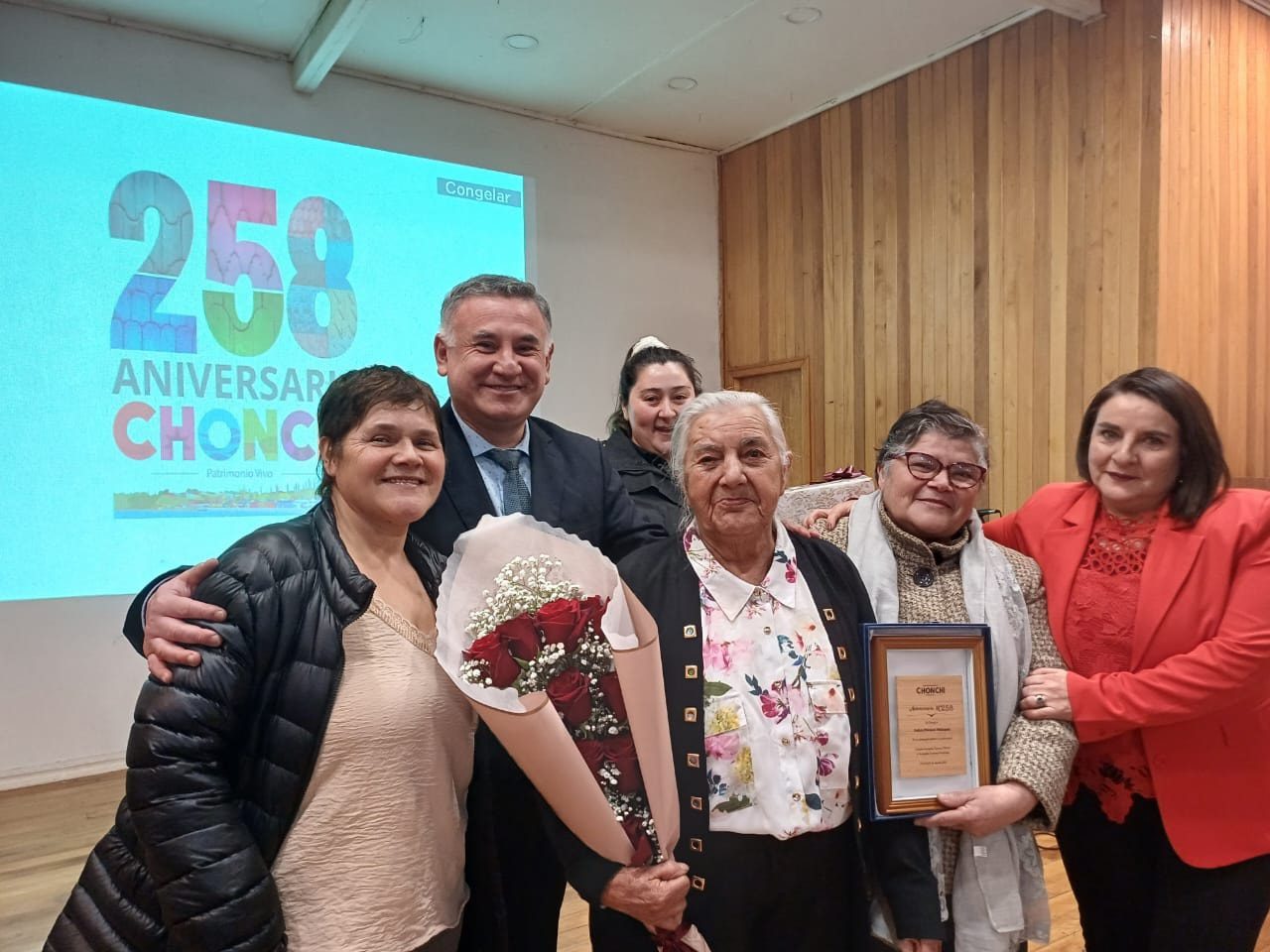 CON ENTREGA DE RECONOCIMIENTOS MUNICIPIO DE CHONCHI CELEBRÓ LOS 258 AÑOS DE VIDA DE LA COMUNA