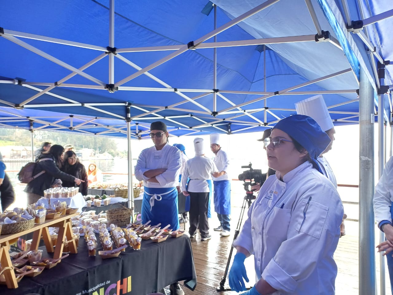 Sabores Ancestrales de Chiloé en costanera de Chonchi.