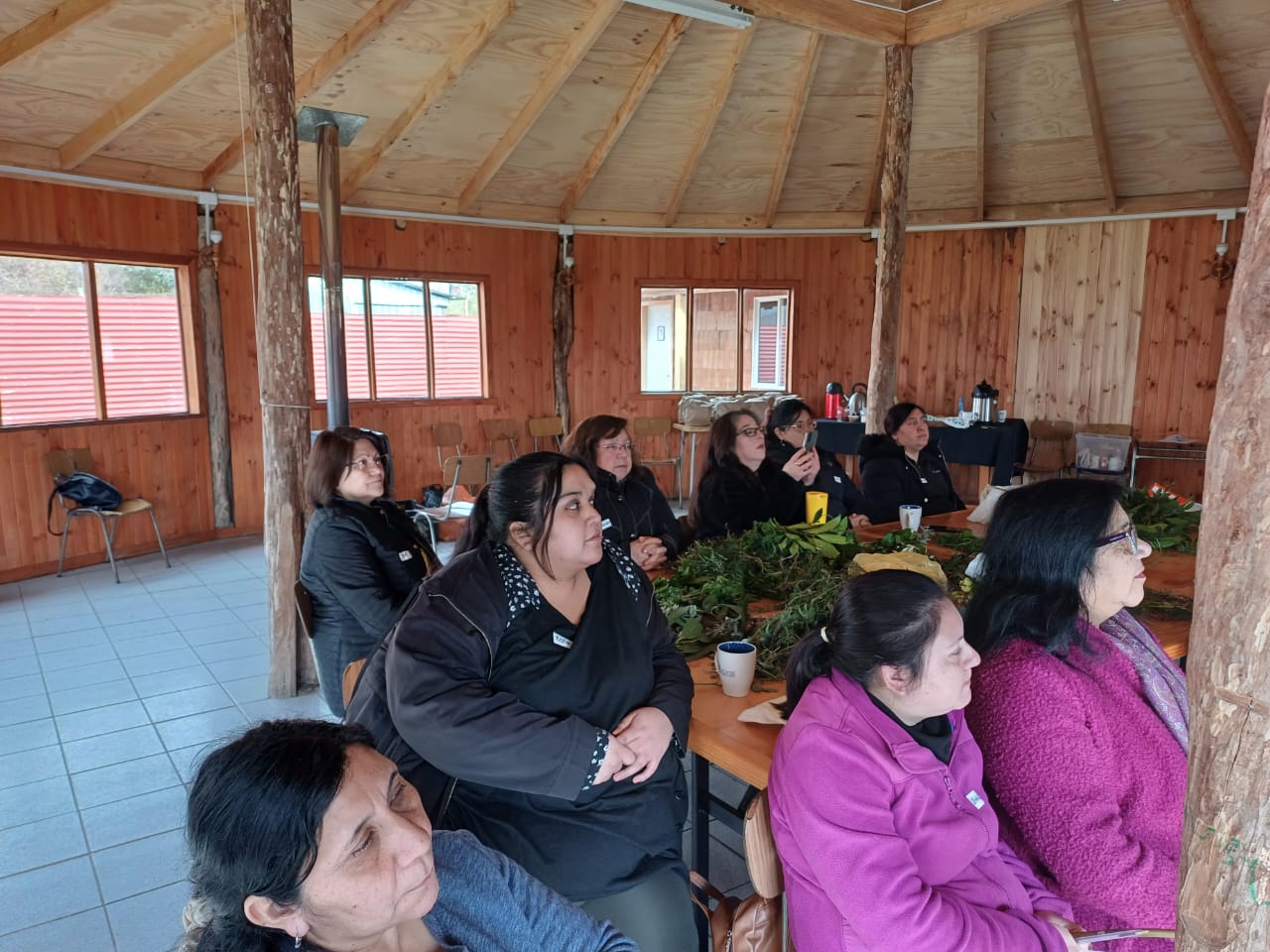 CON IMPORTANTE CONCURRENCIA DE USUARIAS SE DESARROLLA LA «TERCERA EXPO EMPRENDEDORAS DEL PROGRAMA MUJERES JEFAS DE HOGAR».