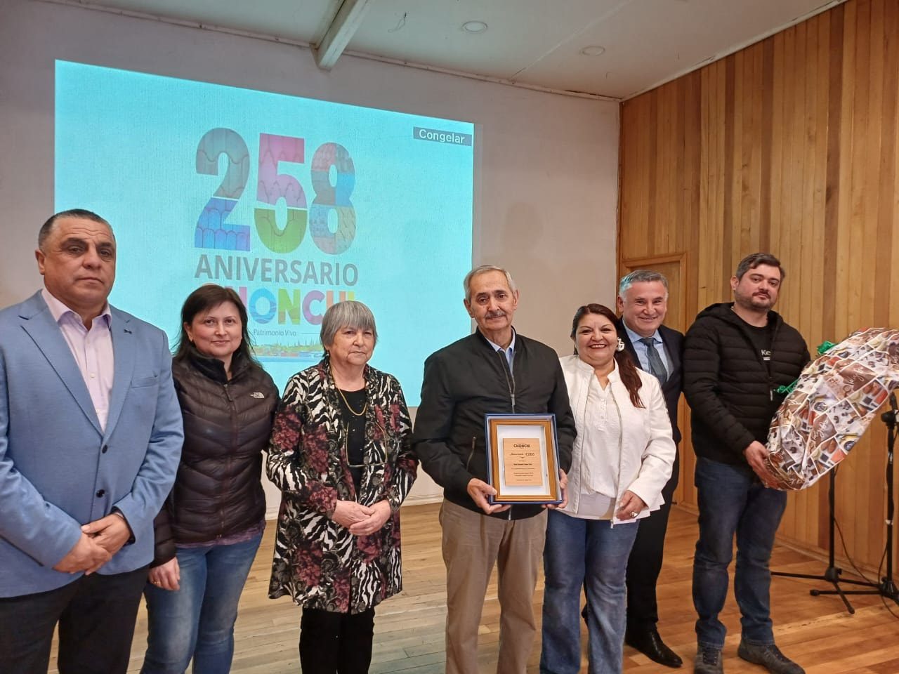 CON ENTREGA DE RECONOCIMIENTOS MUNICIPIO DE CHONCHI CELEBRÓ LOS 258 AÑOS DE VIDA DE LA COMUNA