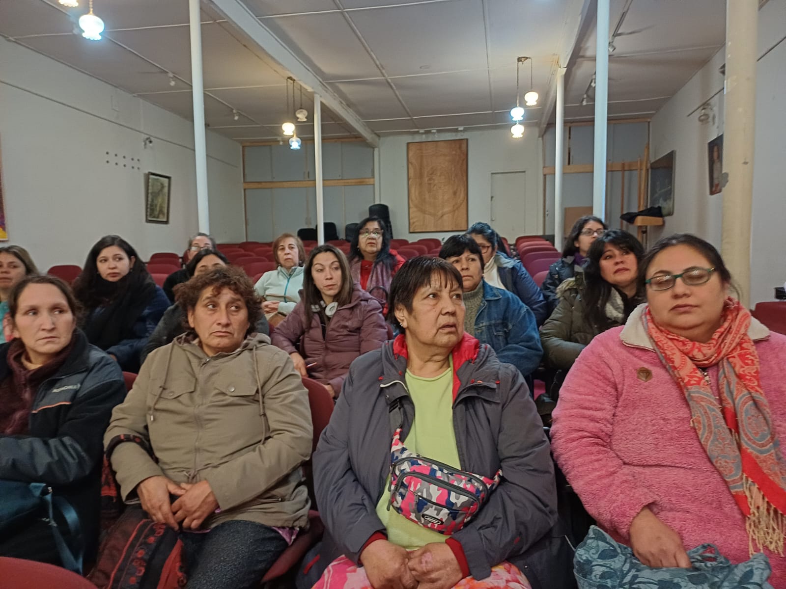 PROGRAMA MUJERES JEFAS DE HOGAR DE CHONCHI REALIZA CHARLAS CON DIVERSAS INSTITUCIONES Y SERVICIOS PÚBLICOS LOS MIÉRCOLES DE AGOSTO.