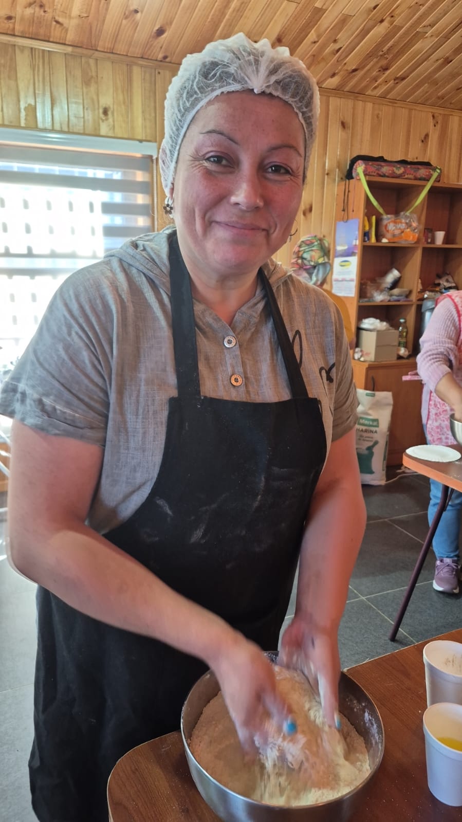 DIEZ USUARIAS DEL PROGRAMA “MUJERES JEFAS DE HOGAR” DE CHONCHI FINALIZAN CON ÉXITO CURSO EN “PASTELERÍA CHILENA”