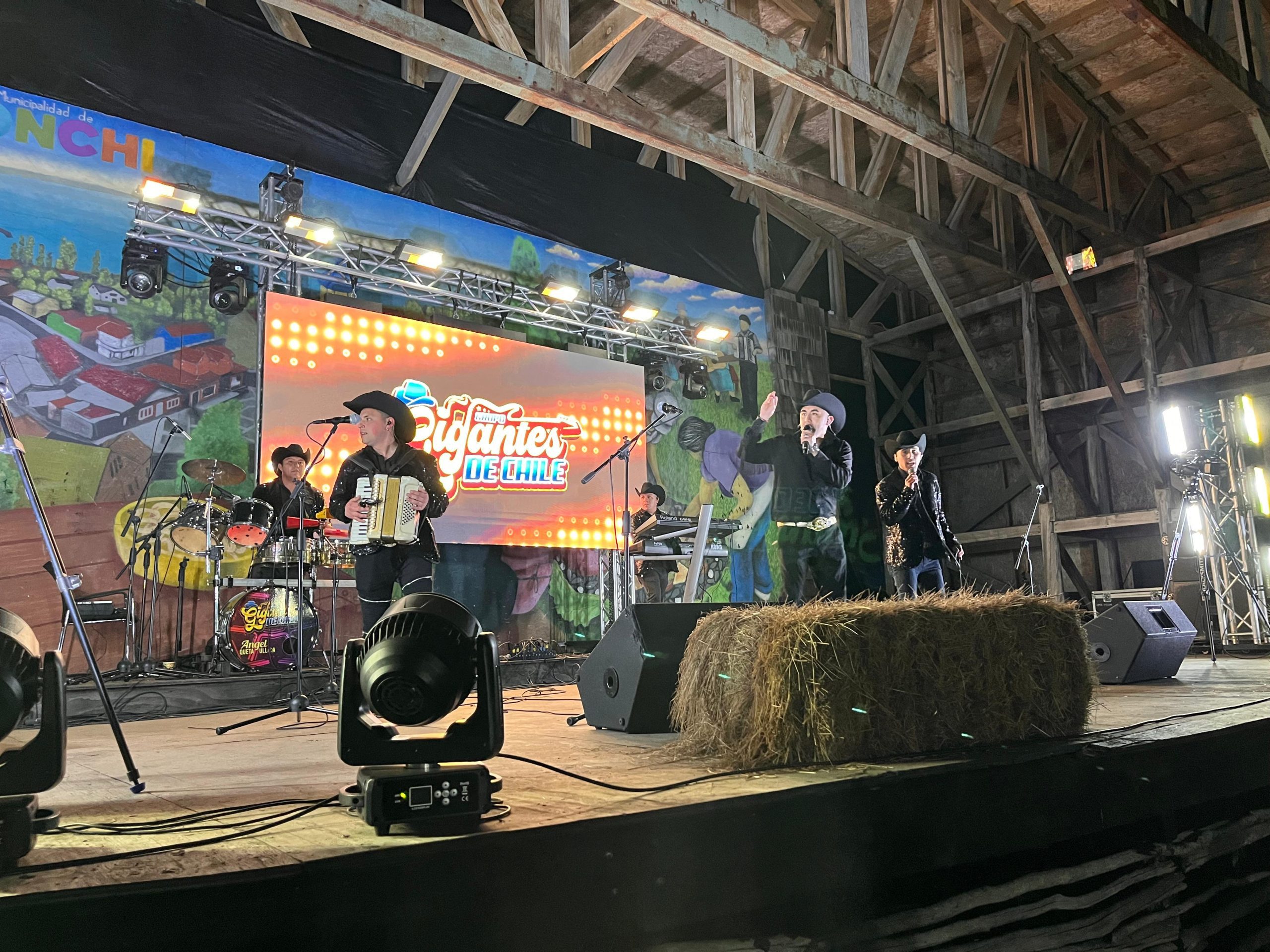 MILES DE PERSONAS DISFRUTARON CON LA “FIESTA DE LA CHILENIDAD 2025” DE CHONCHI.