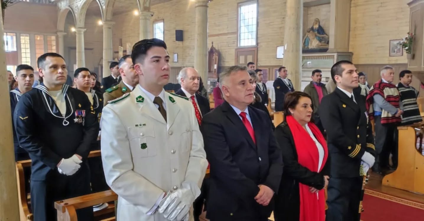 CHONCHI RINDIÓ HOMENAJE EN EL NUEVO ANIVERSARIO DE NUESTRA INDEPENDENCIA NACIONAL