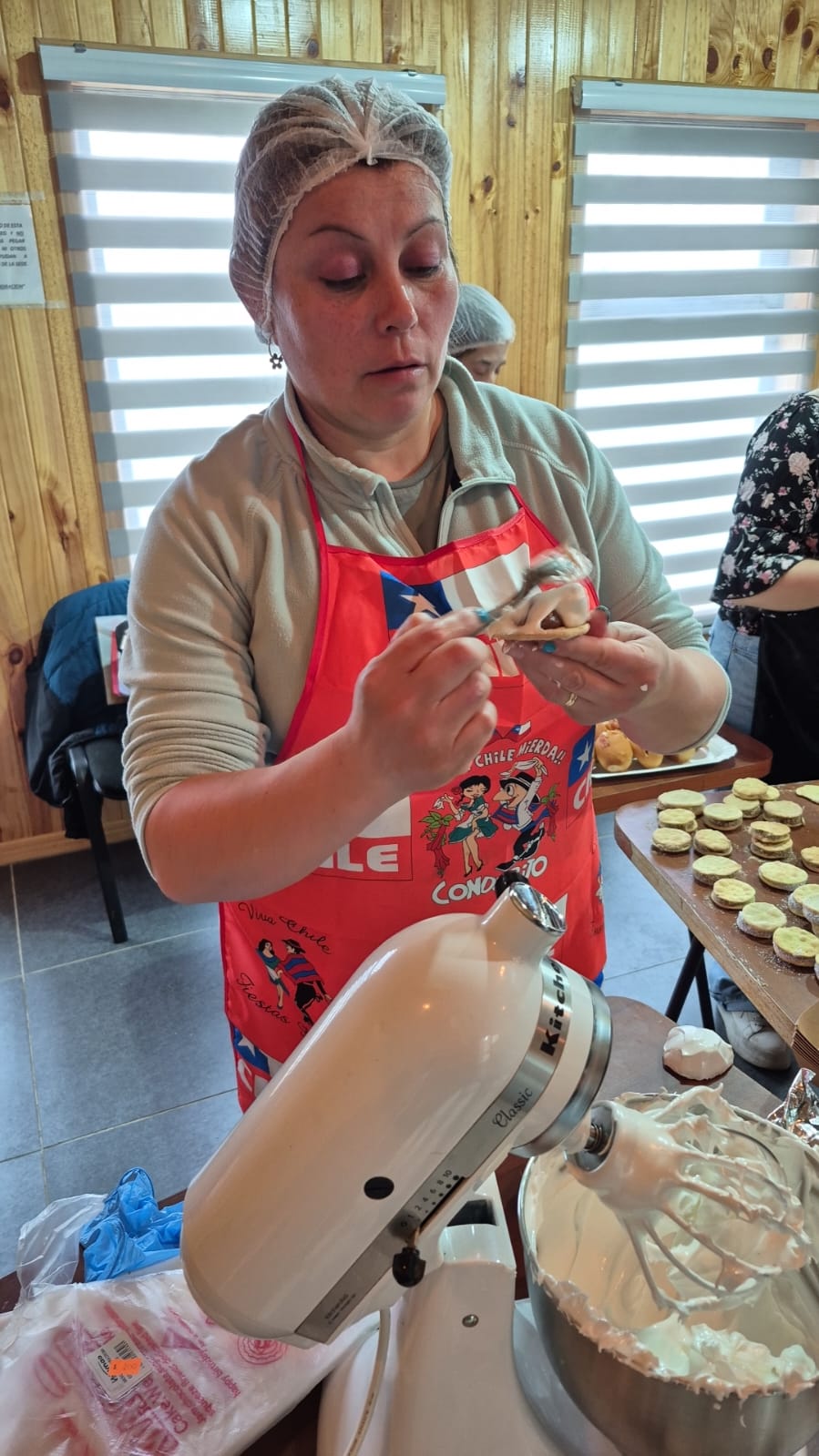 DIEZ USUARIAS DEL PROGRAMA “MUJERES JEFAS DE HOGAR” DE CHONCHI FINALIZAN CON ÉXITO CURSO EN “PASTELERÍA CHILENA”