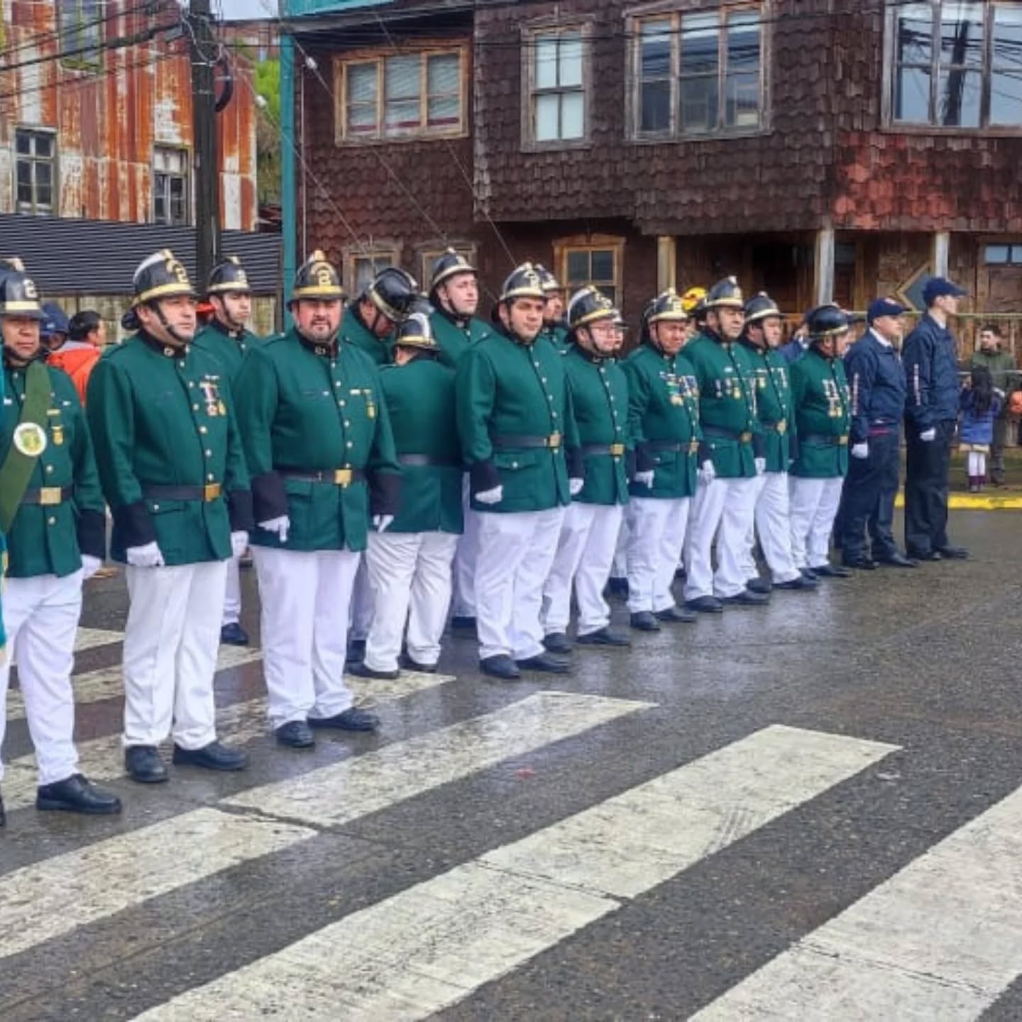 CHONCHI RINDIÓ HOMENAJE EN EL NUEVO ANIVERSARIO DE NUESTRA INDEPENDENCIA NACIONAL