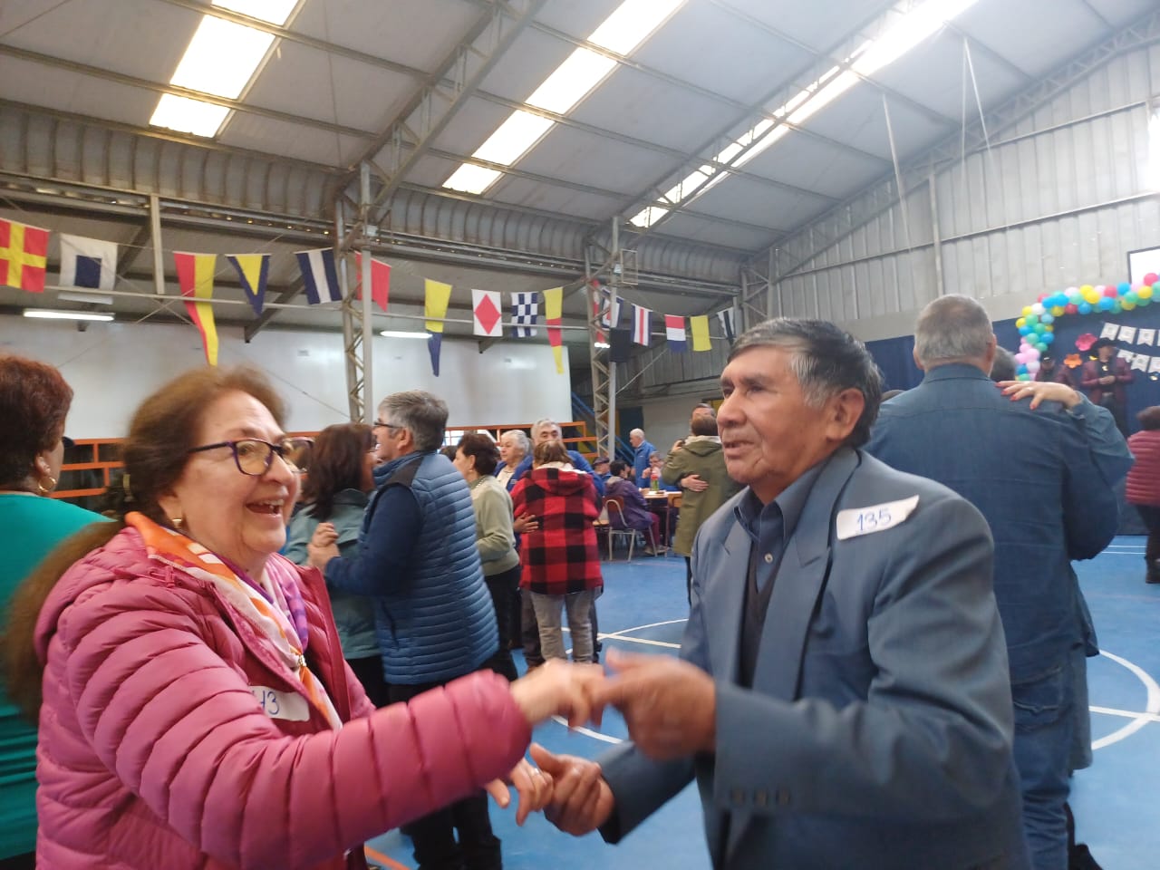 Chonchi celebra la llegada de la primavera junto a más de 200 adultos mayores