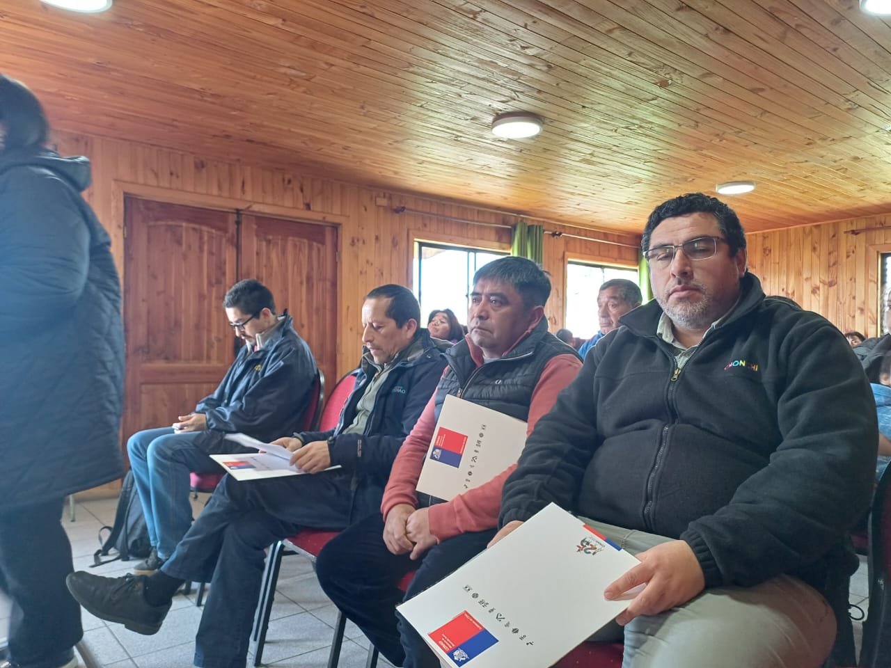 NUEVE VECINOS Y VECINAS DE CHONCHI SON FAVORECIDOS CON EL FONDO DE EQUIPAMIENTO BÁSICO Y HABITABILIDAD DE PREDIOS DE CONADI