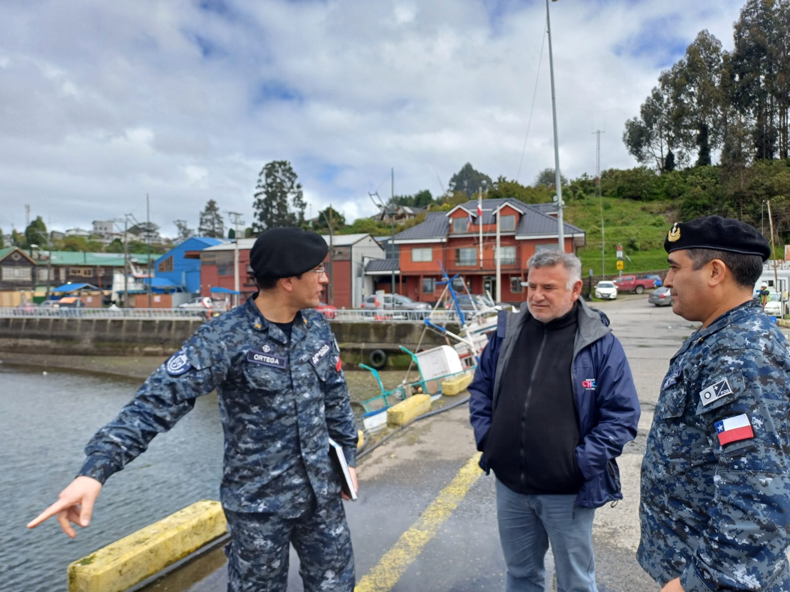 Avanzan gestiones para garantizar seguridad y operatividad del muelle de Chonchi.