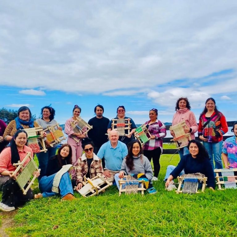 FOTO GRUPAL CIERRE PROYECTO TEJIENDO RAICES