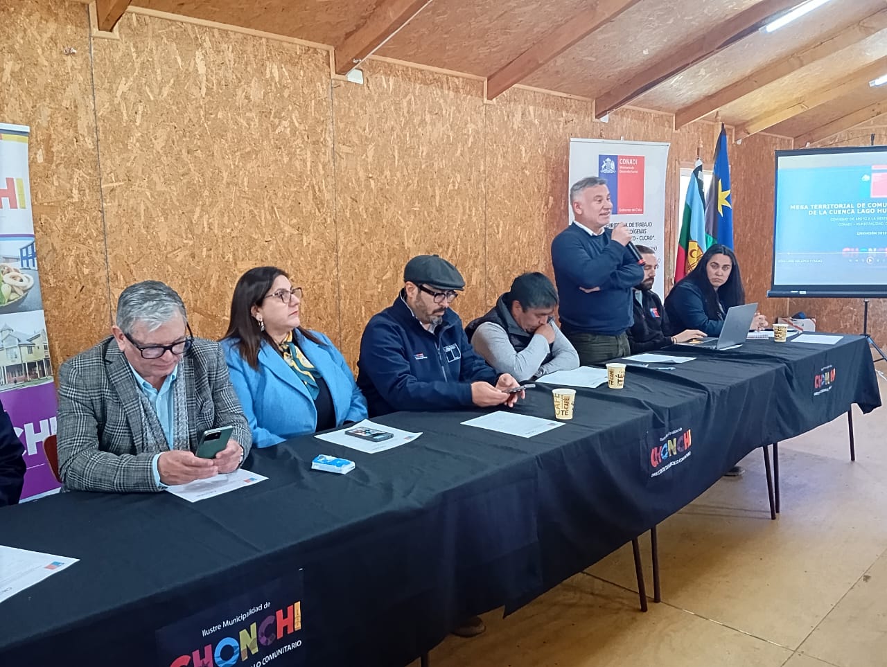 CON UNA EJECUCIÓN DE MÁS DE MIL 692 MILLONES DE PESOS FINALIZA CON ÉXITO LA MESA TERRITORIAL DE LA CUENCA DEL LAGO HUILLINCO-CUCAO CORRESPONDIENTE AL AÑO 2025.