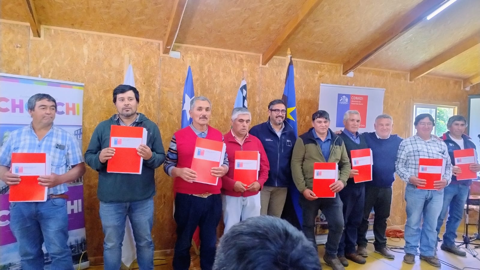 29 FAMILIAS DE LA COMUNIDAD INDÍGENA DE QUILIPULLI YA TIENEN LA CERTIDUMBRE JURÍDICA DE SUS TERRENOS.