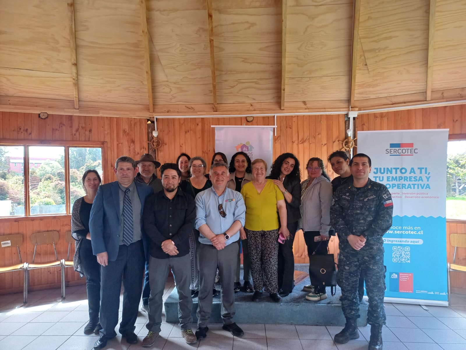 MUNICIPIO DE CHONCHI FIRMA CONVENIO DE BARRIOS COMERCIALES CON SERCOTEC.