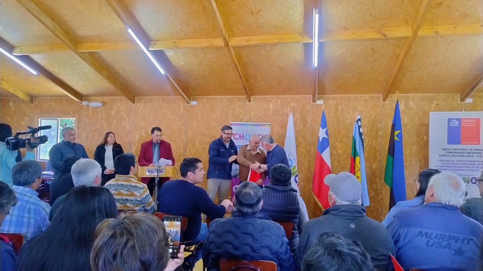 29 FAMILIAS DE LA COMUNIDAD INDÍGENA DE QUILIPULLI YA TIENEN LA CERTIDUMBRE JURÍDICA DE SUS TERRENOS.