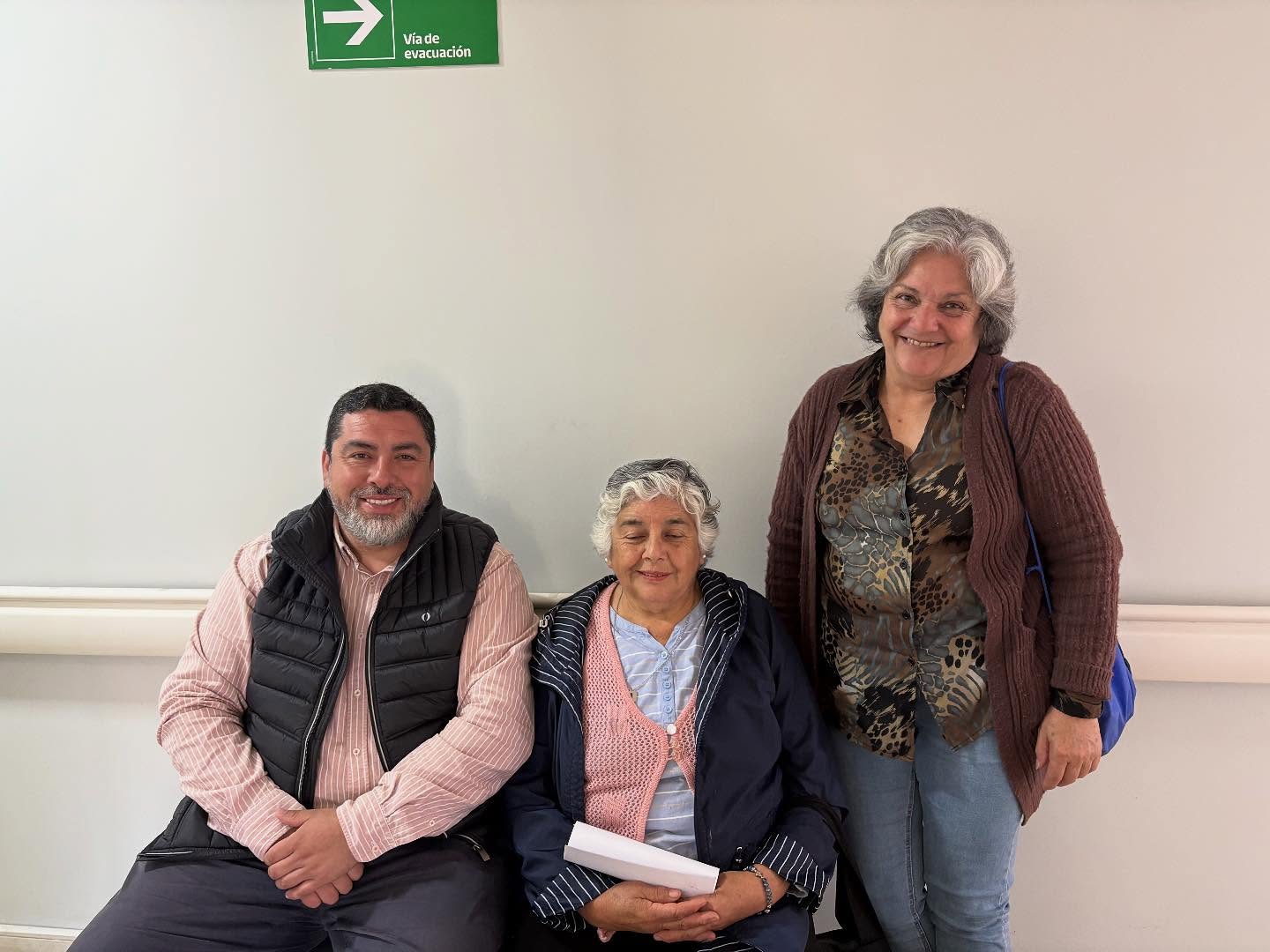 Más de 50 Adultos Mayores de Chonchi Reciben Operativo Oftalmológico Gratuito de Alto Impacto.